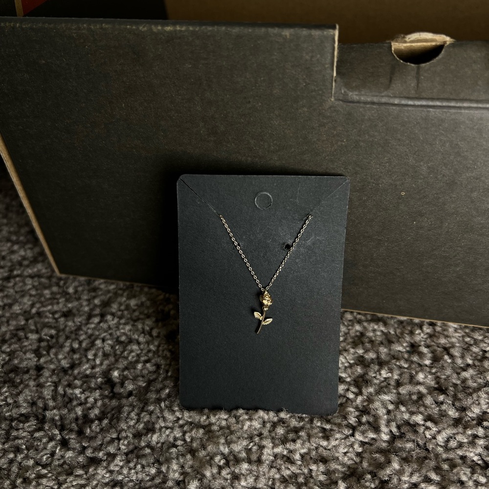 Rose Necklace - Picture 3 of 3